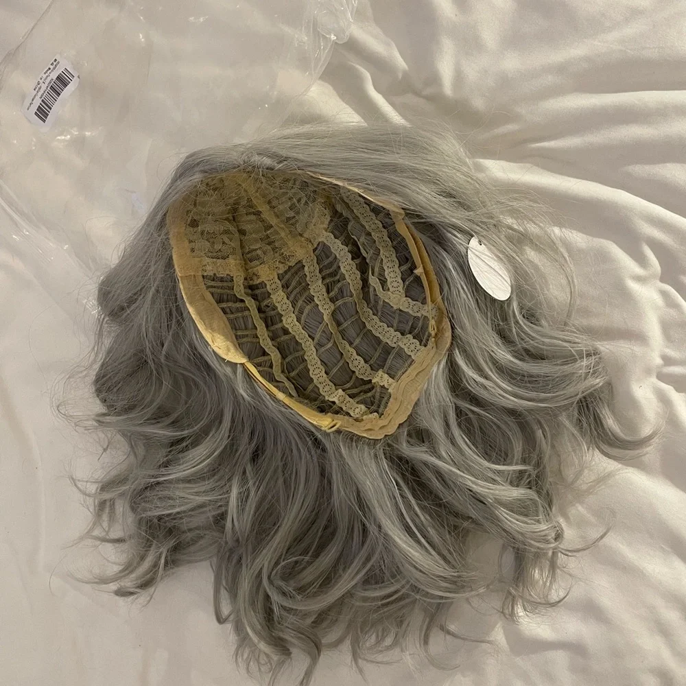 ‼️SALE‼️ NWT Silver wig ✨ - Picture 12 of 14